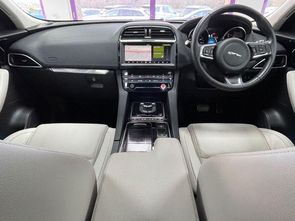 Used Jaguar F-Pace 2019 for sale - 77212070: Photo 2