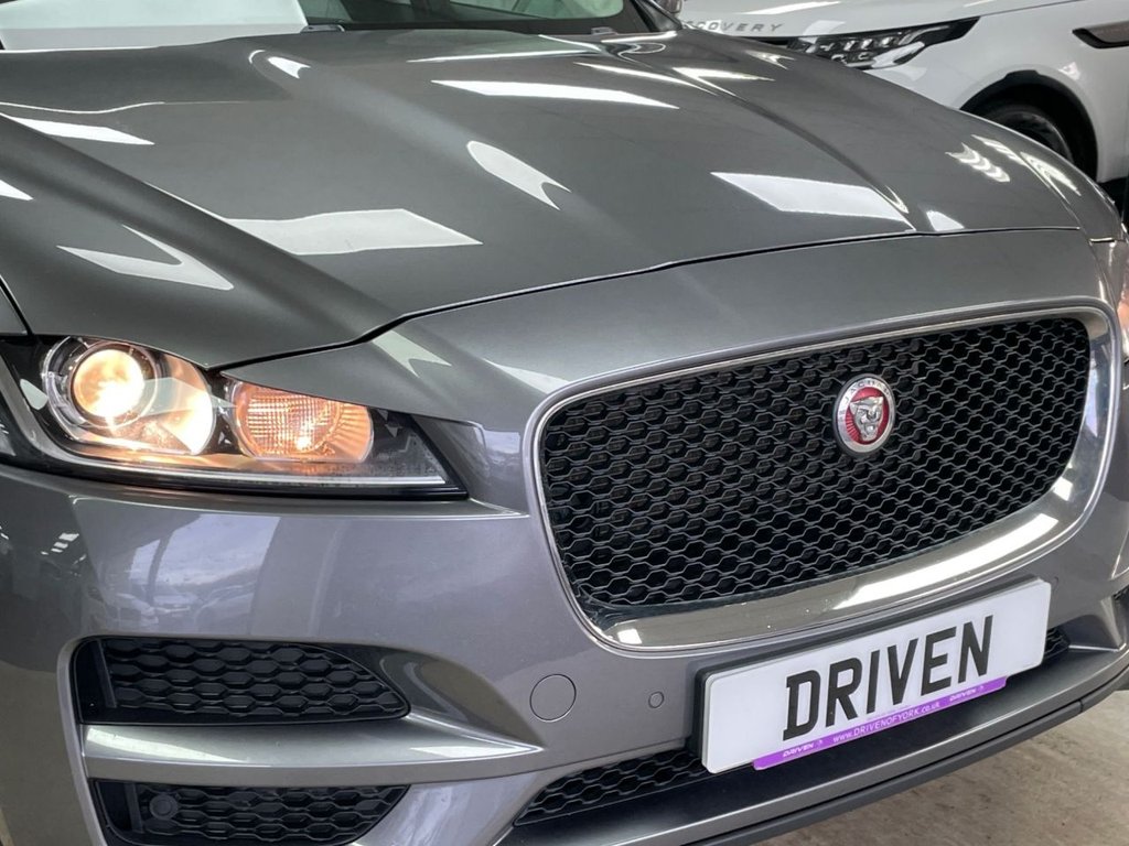 Used Jaguar F-Pace 2019 for sale - 77212070: Photo 4