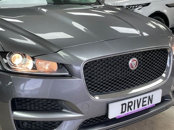 Used Jaguar F-Pace 2019 for sale - 77212070: Photo