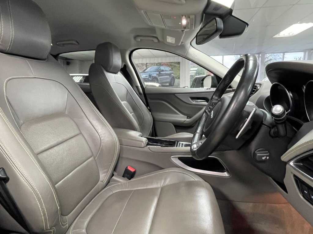 Used Jaguar F-Pace 2018 for sale - 76345337: Photo 24