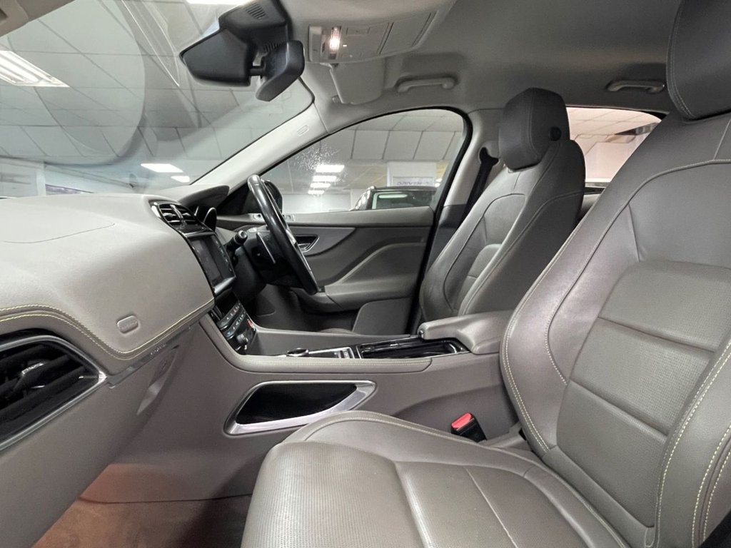 Used Jaguar F-Pace 2018 for sale - 76345337: Photo 31