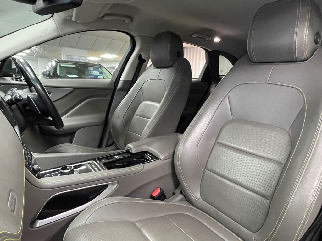 Used Jaguar F-Pace 2018 for sale - 76345337: Photo 32