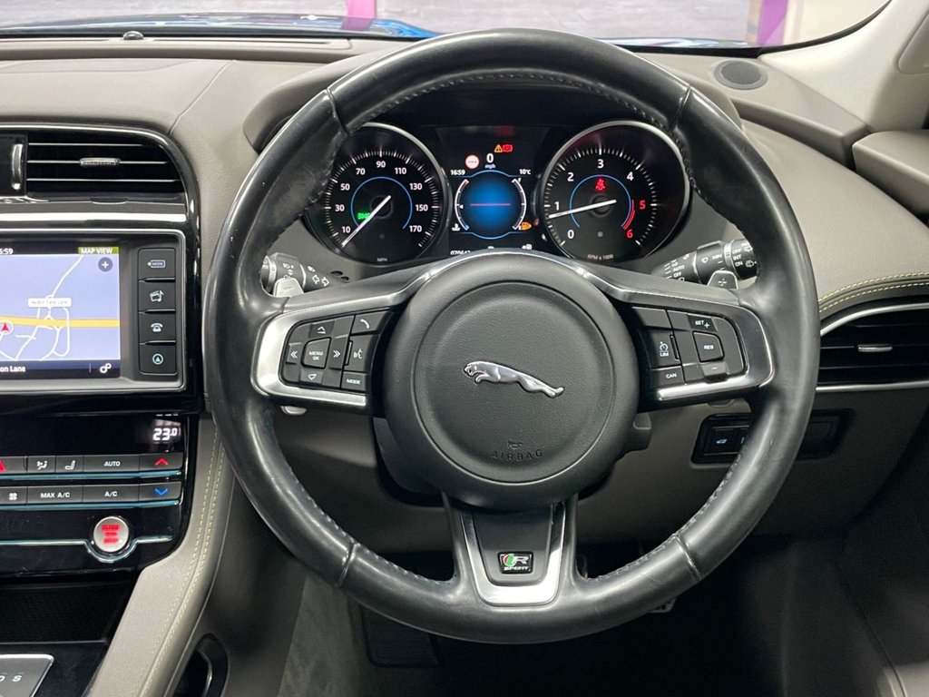 Used Jaguar F-Pace 2018 for sale - 76345337: Photo 33