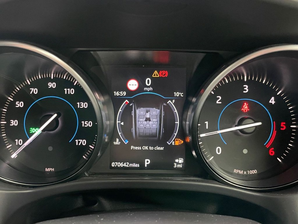 Used Jaguar F-Pace 2018 for sale - 76345337: Photo 36