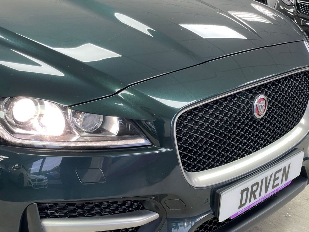 Used Jaguar F-Pace 2018 for sale - 76345337: Photo 4