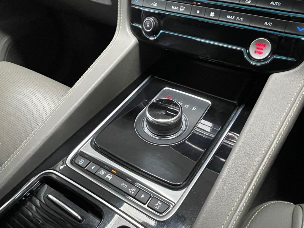 Used Jaguar F-Pace 2018 for sale - 76345337: Photo 42