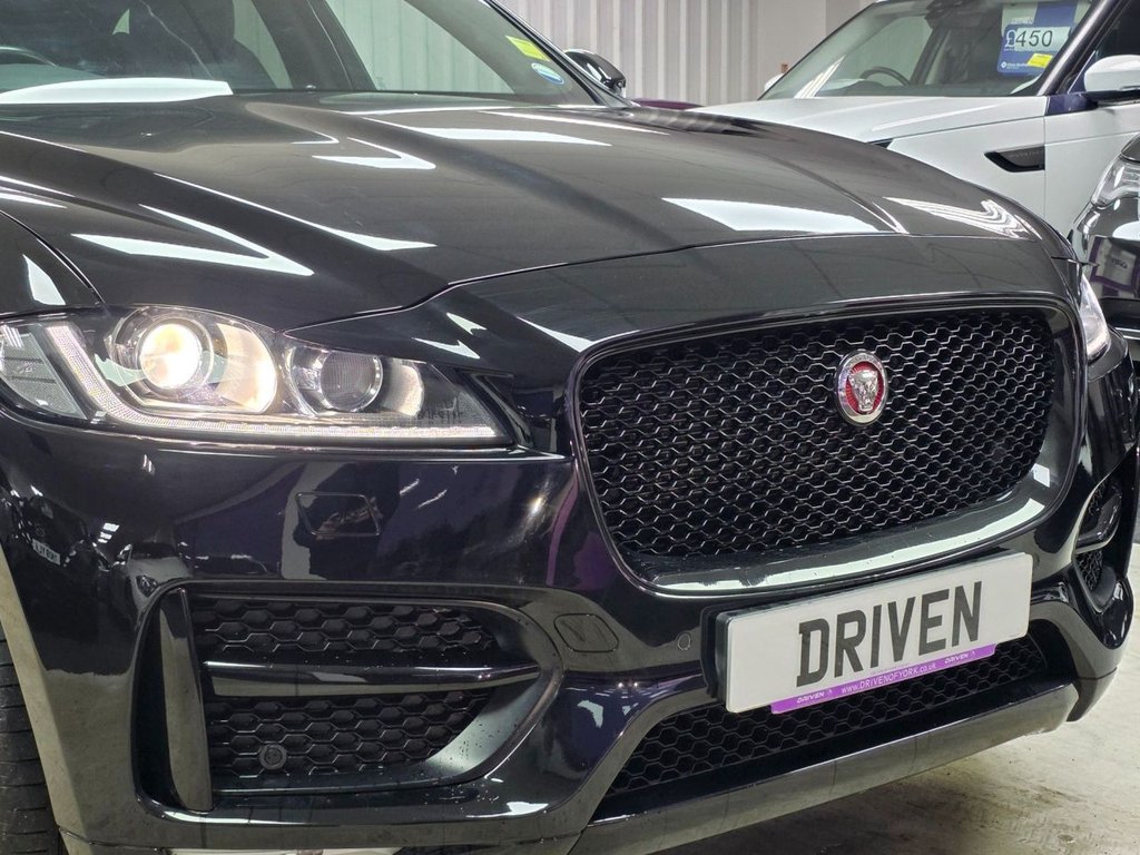 Used Jaguar F-Pace 2019 for sale - 77341562: Photo 4