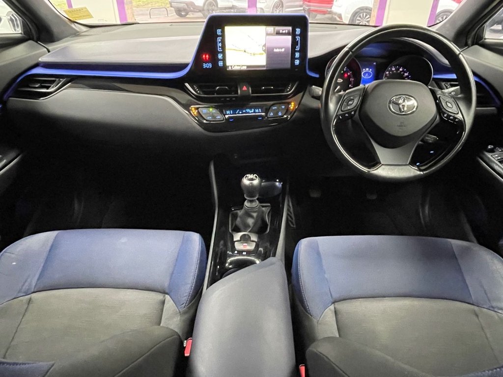 Used Toyota C-HR 2017 for sale - 77608479: Photo 2