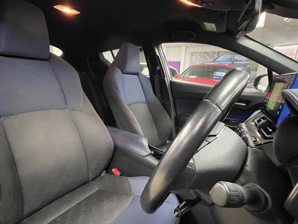 Used Toyota C-HR 2017 for sale - 77608479: Photo 25