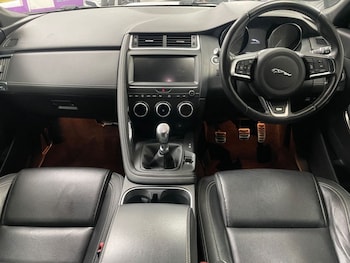 Used Jaguar E-Pace 2018 for sale - 76080657: Photo 2
