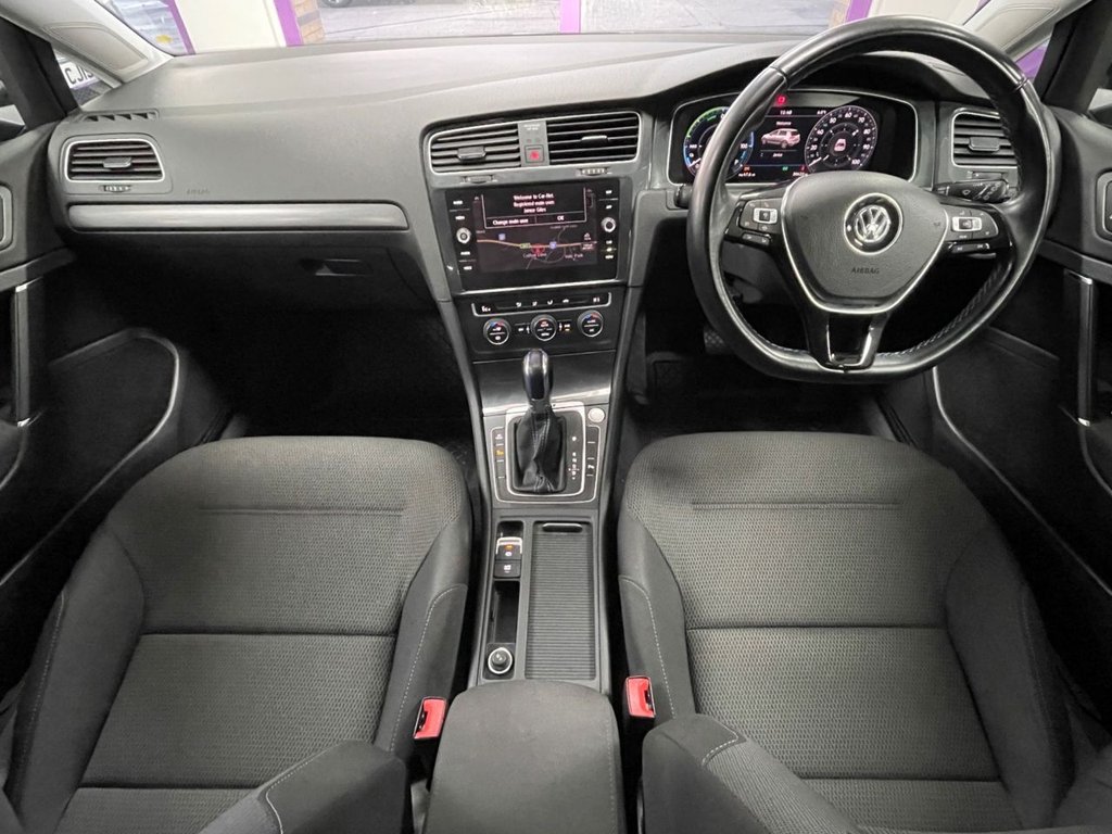 Used Volkswagen Golf 2019 for sale - 76642867: Photo 2