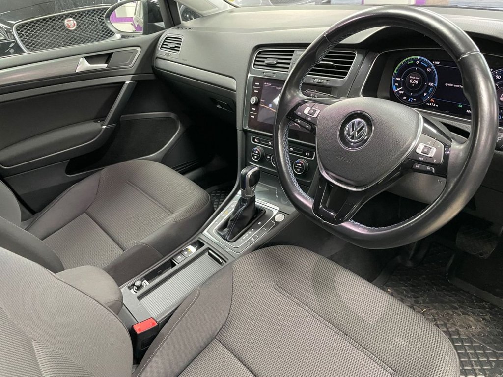 Used Volkswagen Golf 2019 for sale - 76642867: Photo 23