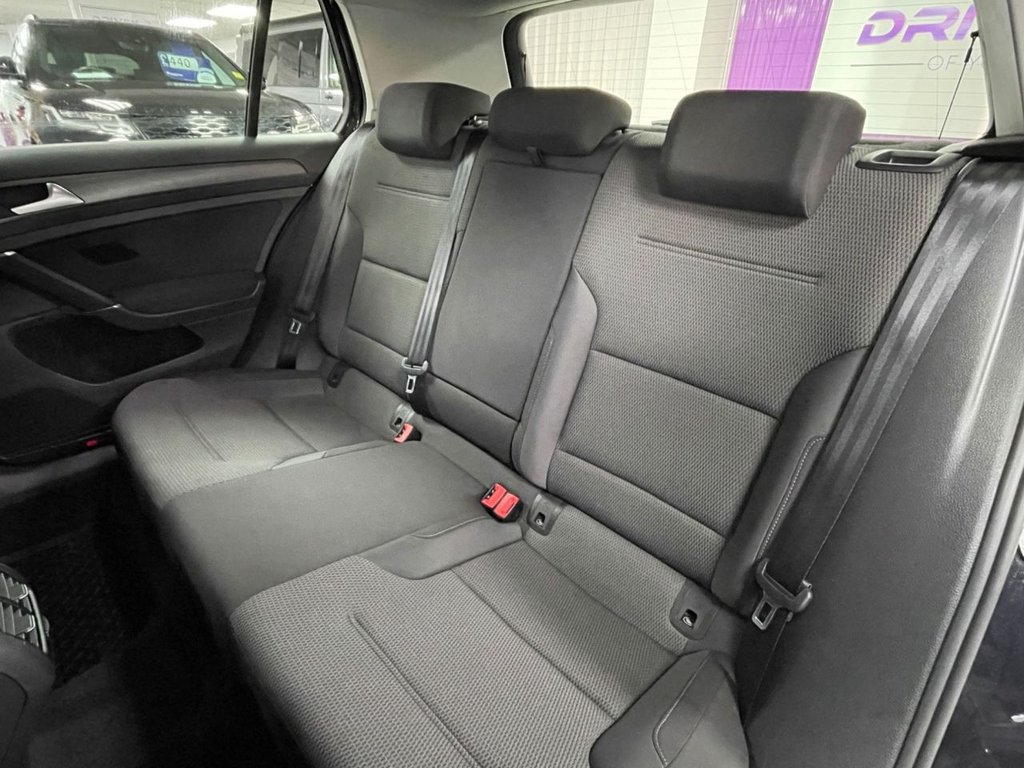 Used Volkswagen Golf 2019 for sale - 76642867: Photo 28