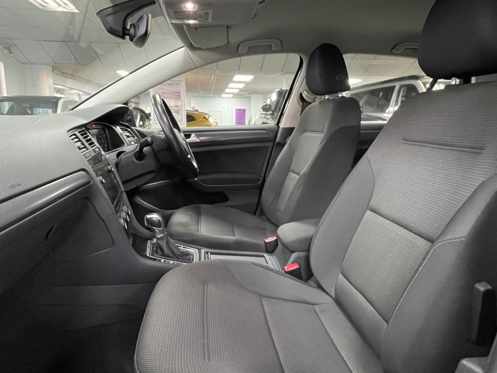 Used Volkswagen Golf 2019 for sale - 76642867: Photo 31