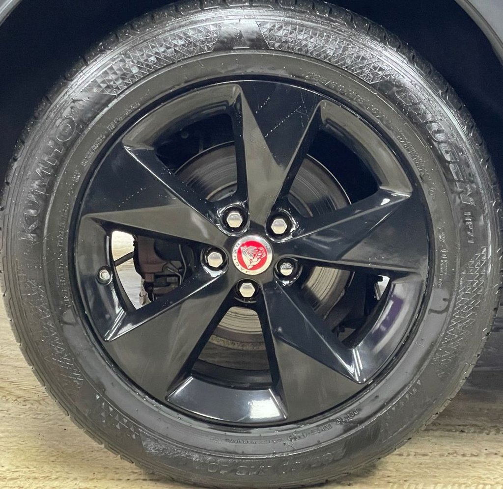 Used Jaguar E-Pace 2019 for sale - 76909799: Photo 14