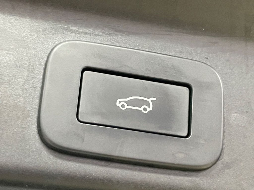 Used Jaguar F-Pace 2022 for sale - 76867294: Photo 19