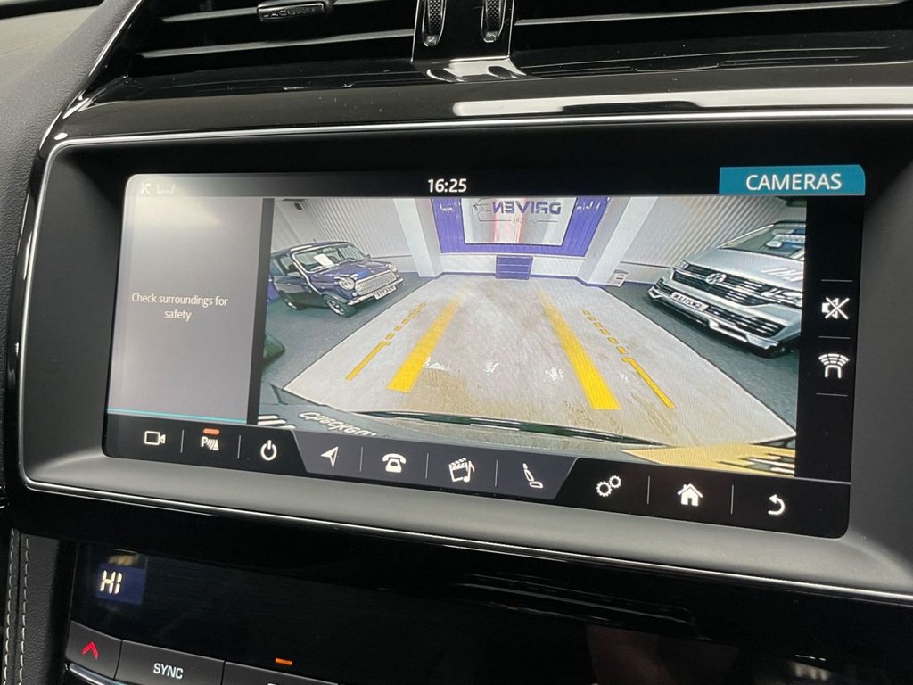 Used Jaguar F-Pace 2019 for sale - 77139605: Photo 39