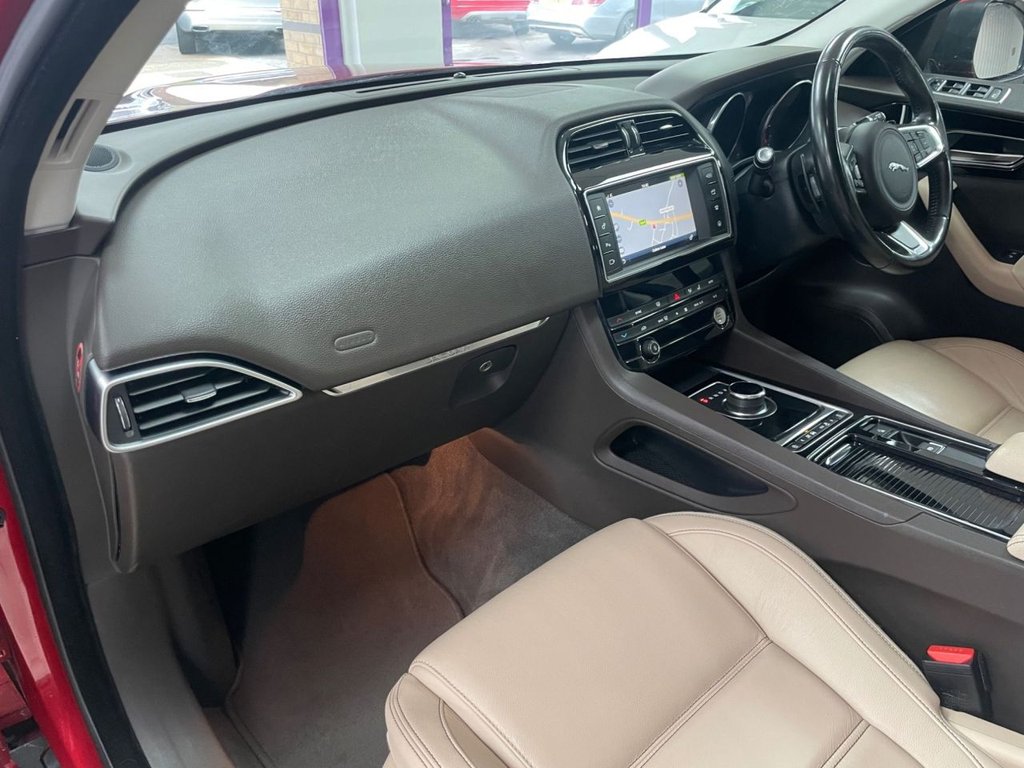 Used Jaguar F-Pace 2017 for sale - 76520669: Photo 29