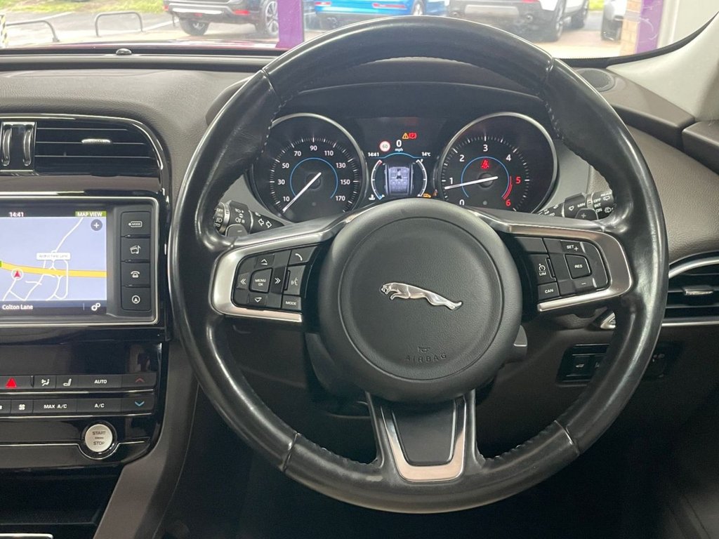 Used Jaguar F-Pace 2017 for sale - 76520669: Photo 32