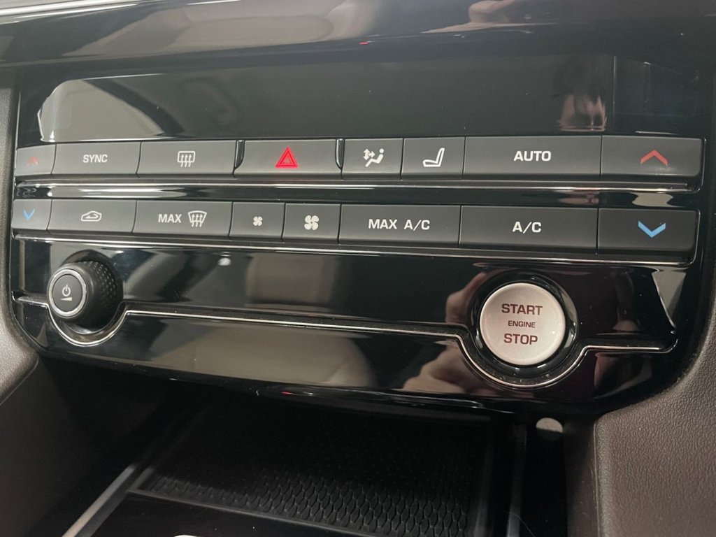 Used Jaguar F-Pace 2017 for sale - 76520669: Photo 38