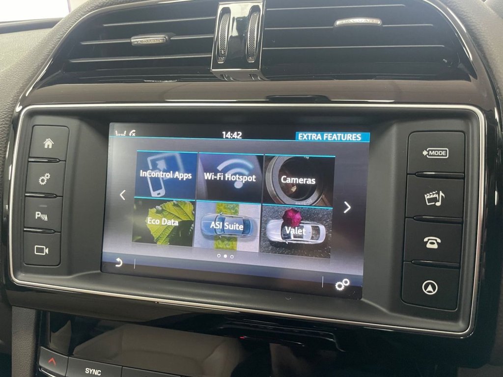 Used Jaguar F-Pace 2017 for sale - 76520669: Photo 40