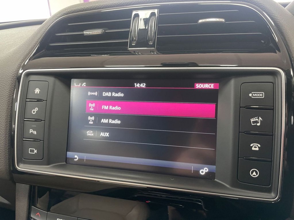 Used Jaguar F-Pace 2017 for sale - 76520669: Photo 44