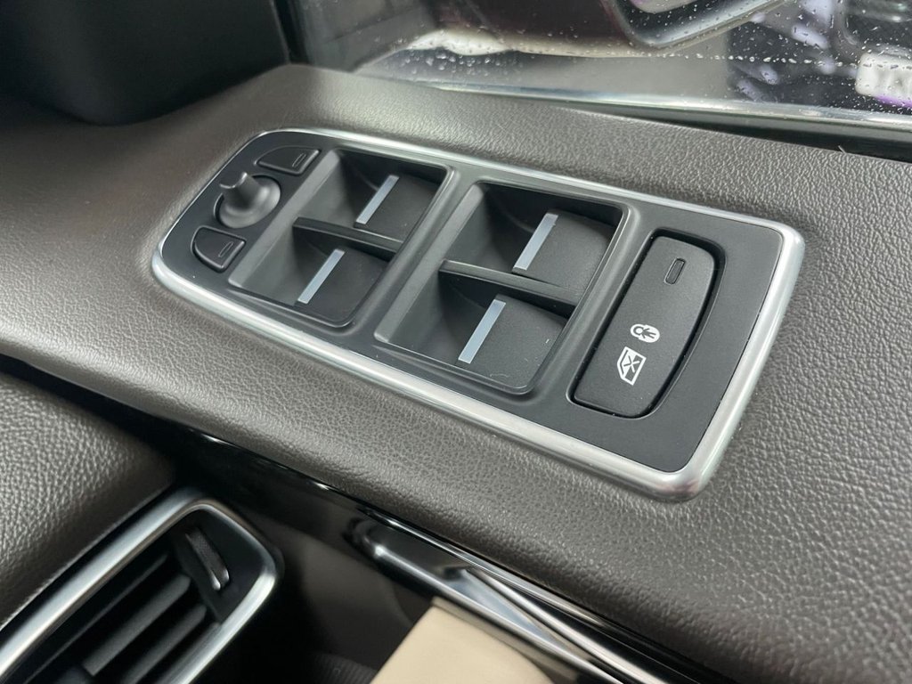 Used Jaguar F-Pace 2017 for sale - 76520669: Photo 45