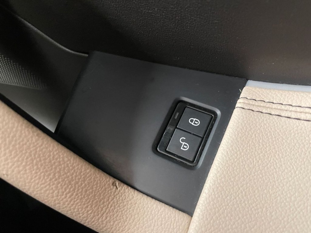 Used Jaguar F-Pace 2017 for sale - 76520669: Photo 46