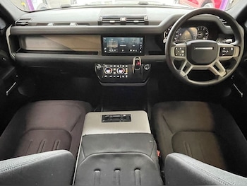 Used Land Rover Defender 2020 for sale - 78524845: Photo