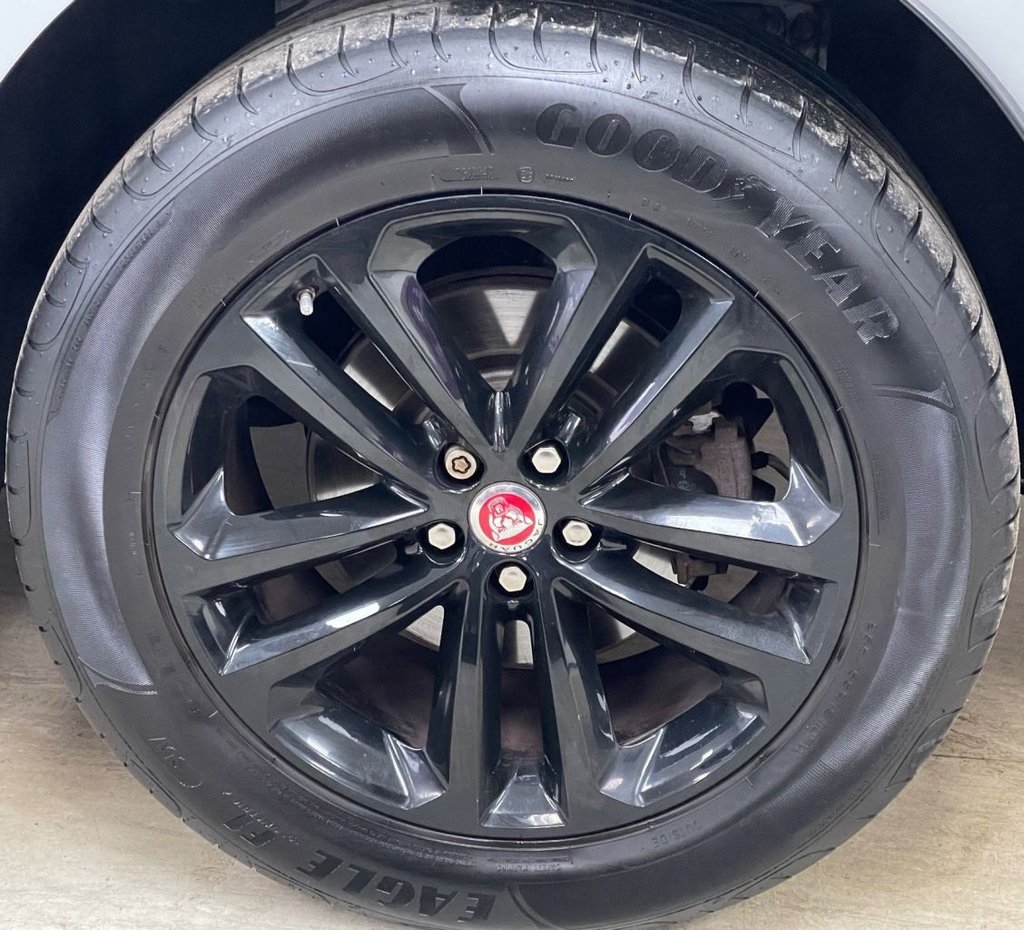 Used Jaguar F-Pace 2018 for sale - 77680288: Photo 14