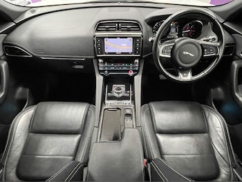 Used Jaguar F-Pace 2018 for sale - 77680288: Photo