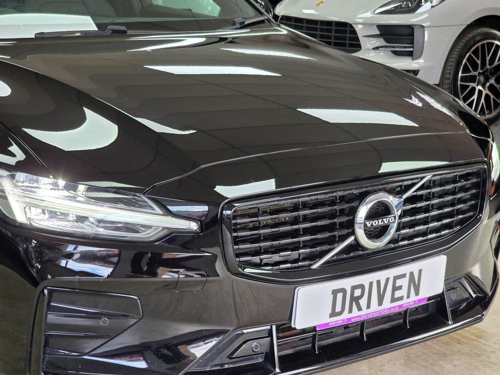 Used Volvo V60 2021 for sale - 76642253: Photo 5