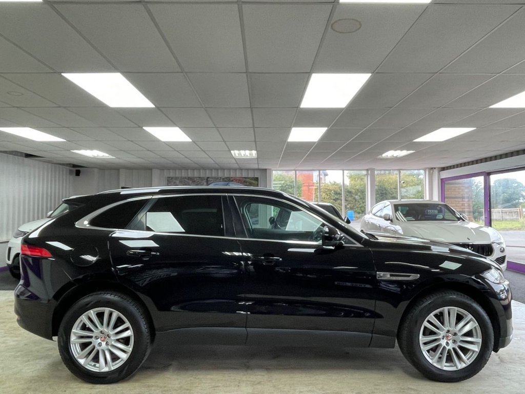 Used Jaguar F-Pace 2017 for sale - 76236119: Photo 12