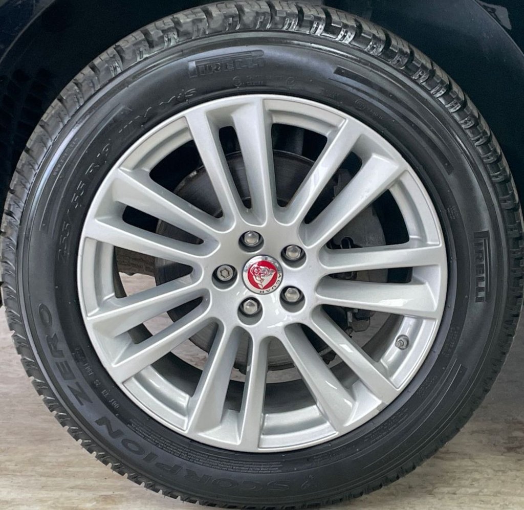 Used Jaguar F-Pace 2017 for sale - 76236119: Photo 19