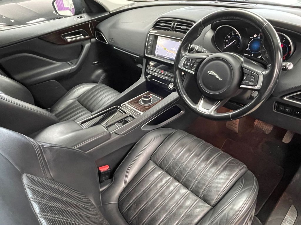 Used Jaguar F-Pace 2017 for sale - 76236119: Photo 24