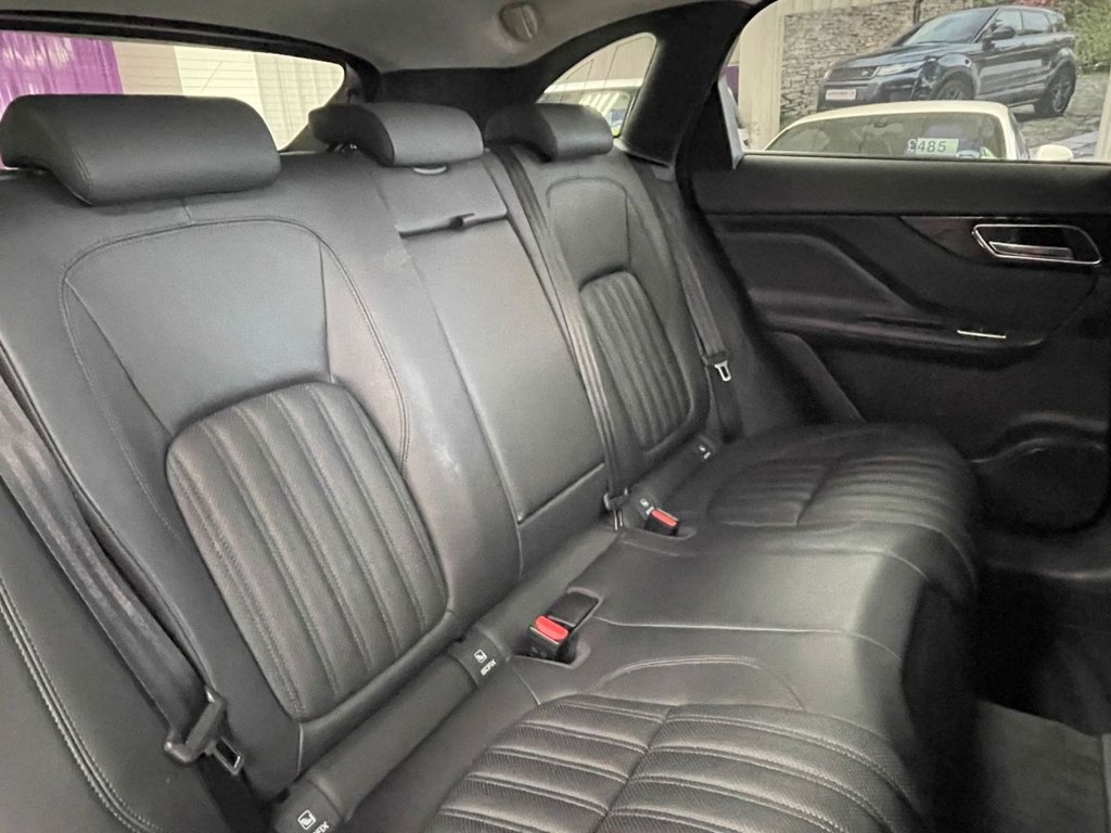 Used Jaguar F-Pace 2017 for sale - 76236119: Photo 27