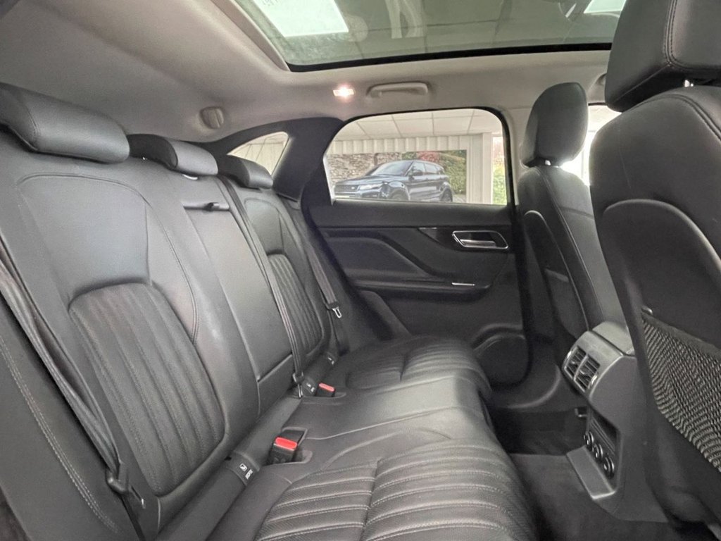 Used Jaguar F-Pace 2017 for sale - 76236119: Photo 28