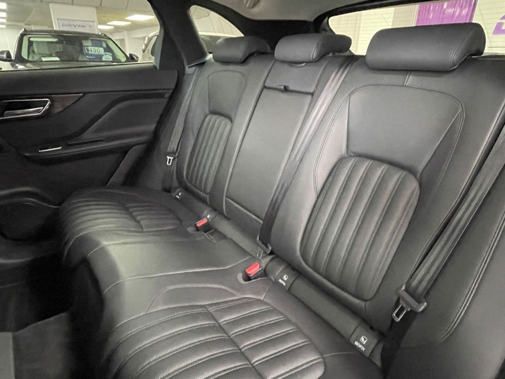 Used Jaguar F-Pace 2017 for sale - 76236119: Photo 30