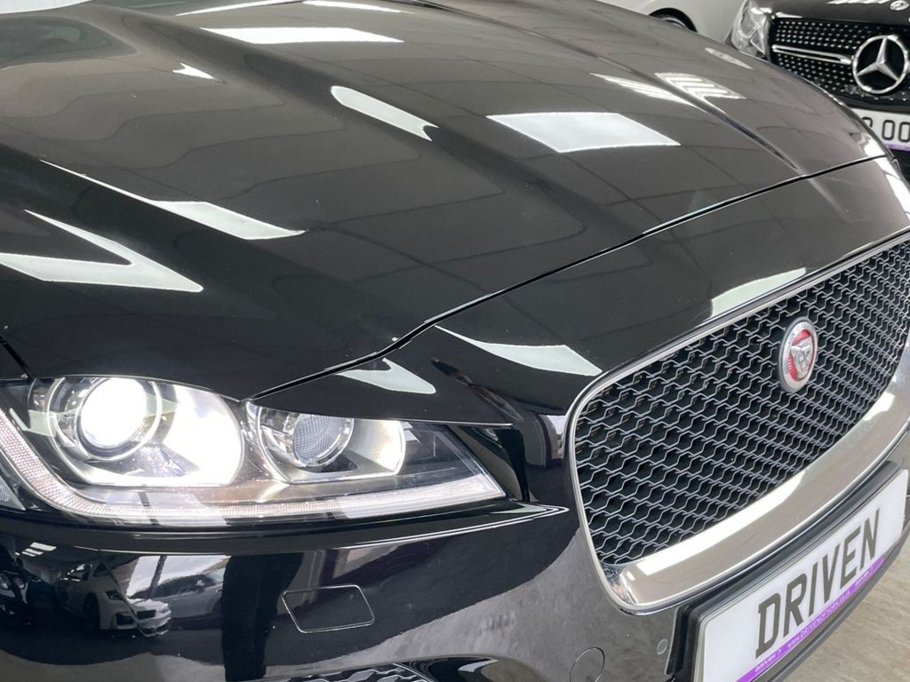 Used Jaguar F-Pace 2017 for sale - 76236119: Photo 4