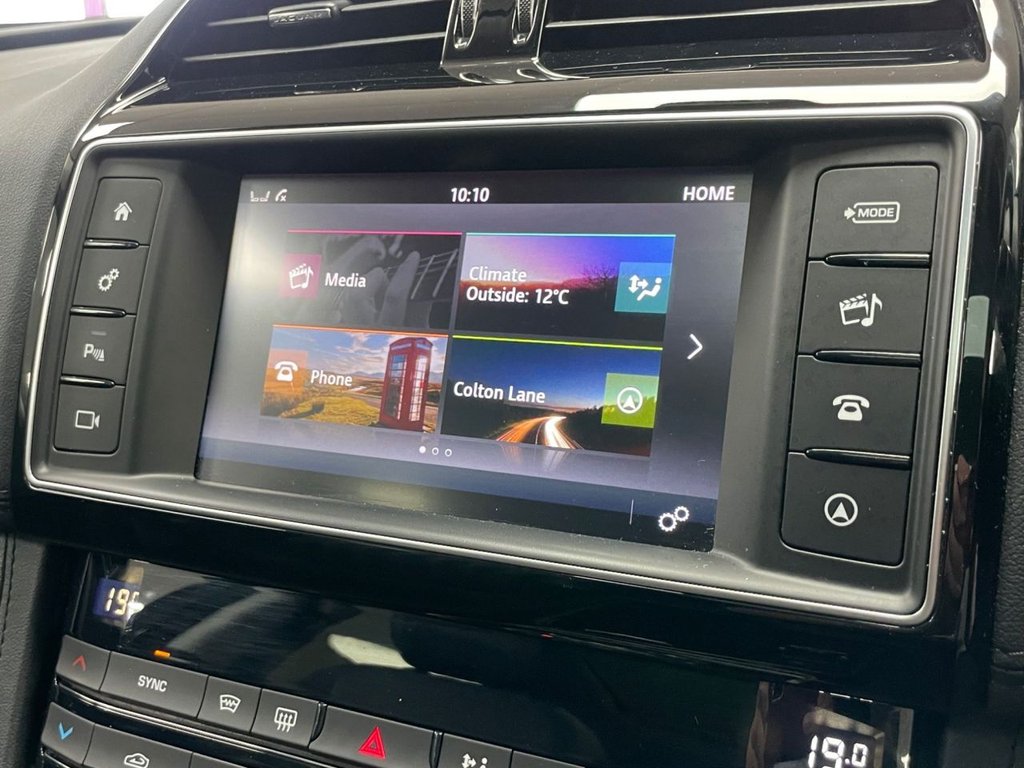 Used Jaguar F-Pace 2017 for sale - 76236119: Photo 43