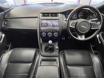 Used Jaguar E-Pace 2019 for sale - 78964182: Photo