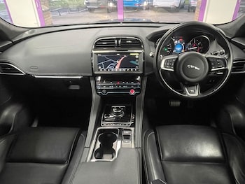 Used Jaguar F-Pace 2020 for sale - 76520384: Photo