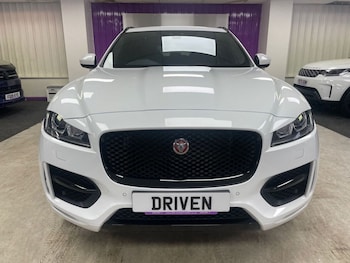 Used Jaguar F-Pace 2019 for sale - 76520718: Photo