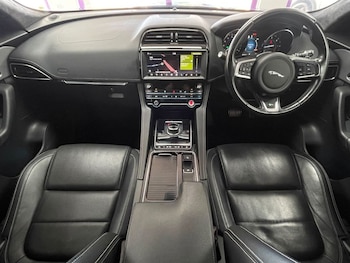 Used Jaguar F-Pace 2019 for sale - 75985840: Photo