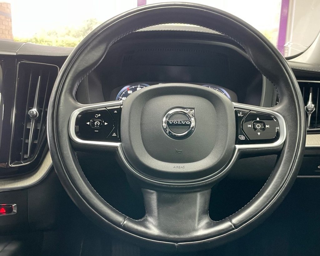 Used Volvo XC60 2018 for sale - 76147400: Photo 34