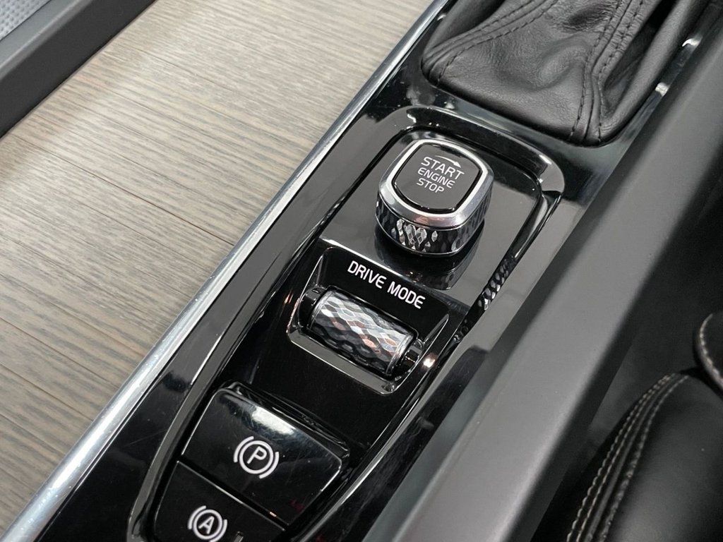 Used Volvo XC60 2018 for sale - 76147400: Photo 44