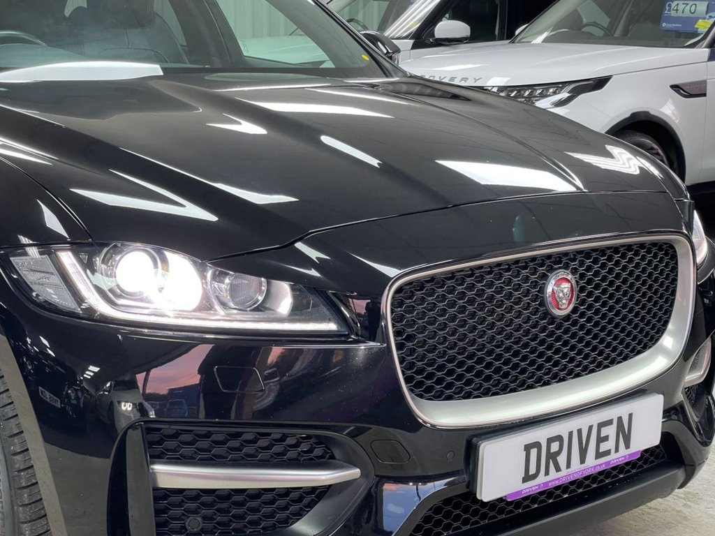 Used Jaguar F-Pace 2019 for sale - 76642210: Photo 4