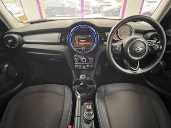 Used MINI Hatch 2019 for sale - 79345382: Photo