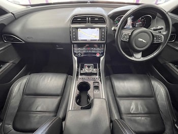 Used Jaguar XE 2016 for sale - 75896779: Photo