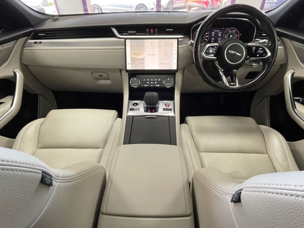 Used Jaguar F-Pace 2021 for sale - 77764619: Photo 2